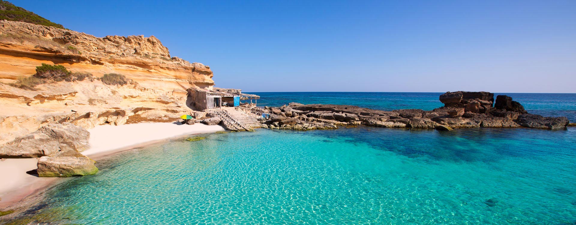 Vista de la playa de cala des morts en Formentera 